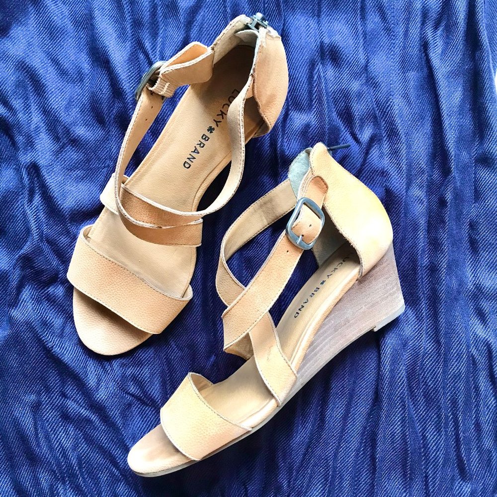 Lucky brand Jenley Wedge Sandals - size 8
